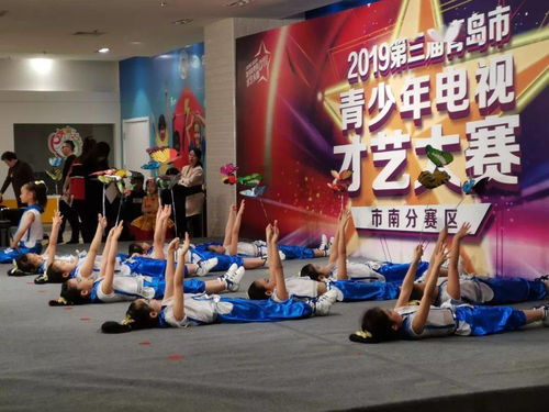 廣電藝校 為孩子量身打造最渴望的閃光舞臺(tái)與藝術(shù)造型